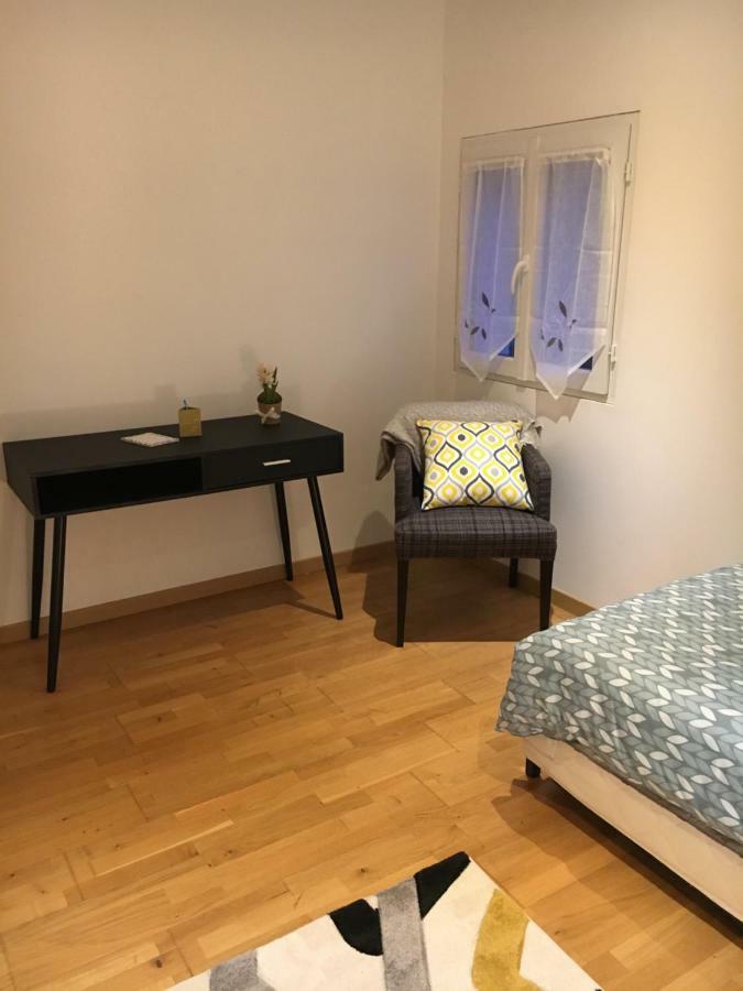 Appartement Independant Chez L'Habitant Bezons Ngoại thất bức ảnh