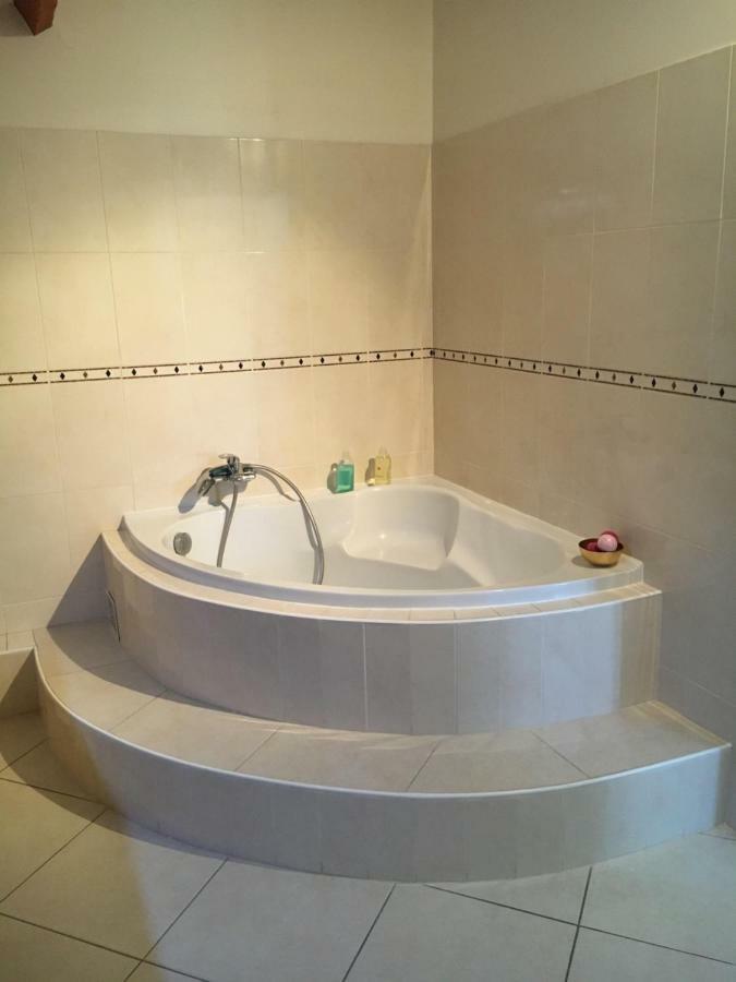 Appartement Independant Chez L'Habitant Bezons Ngoại thất bức ảnh